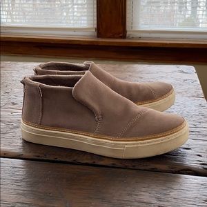 TOMS water resistant taupe suede sneakers